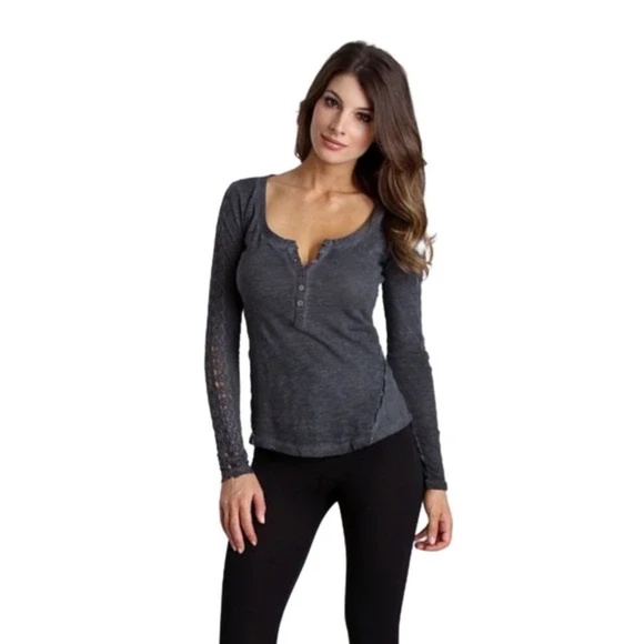 NWOT Free People Shell Stitch Lace Sleeve Henley Size S - Picture 4 of 9